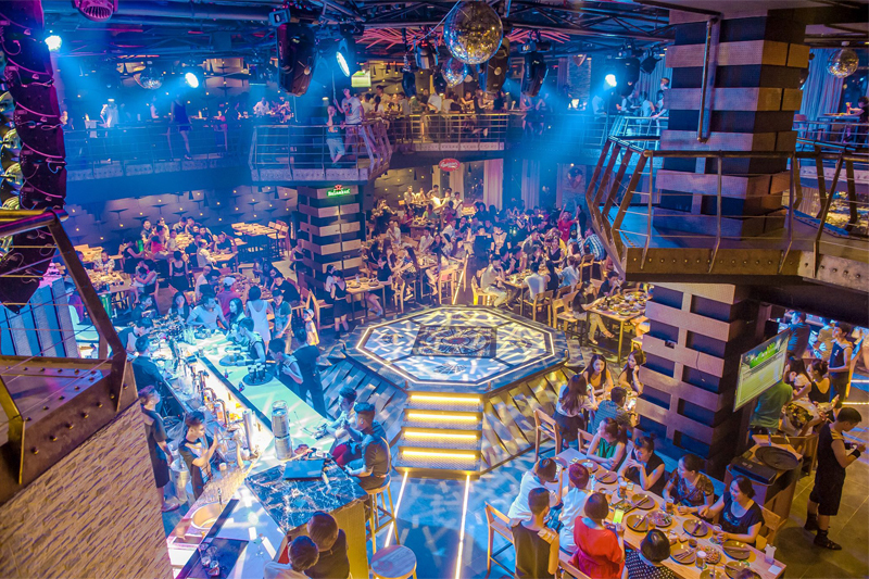 địa điểm vui chơi Hà Nội về đêm