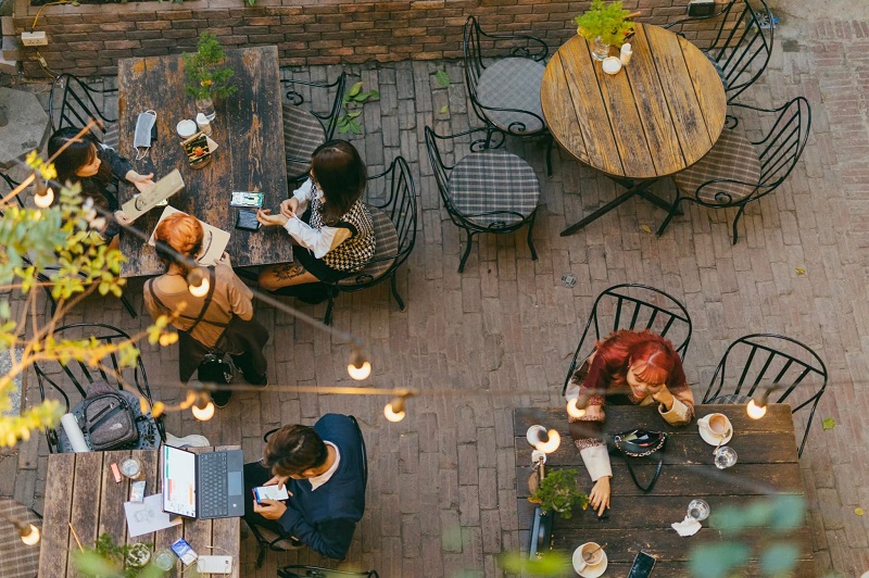 Xofa Café & Bistro: nơi trú chân ấm áp mỗi khi đêm về