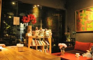 Hoa 10 Giờ Floral & Book Cafe