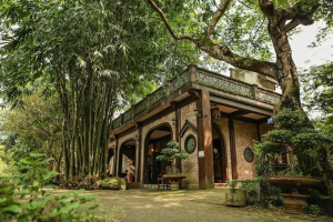 Long Việt tái hiện không gian đậm chất quê Bắc Bộ yên bình và gần gũi.