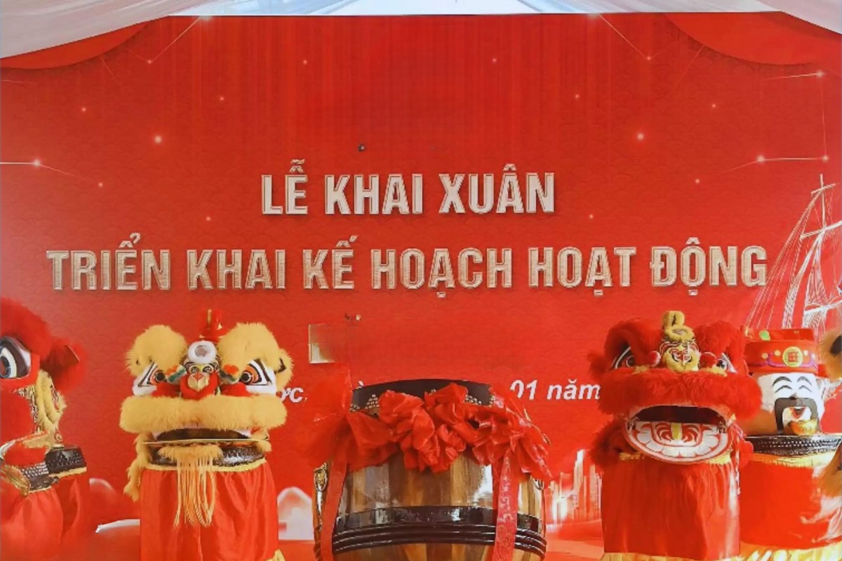 Tiệc khai xuân doanh nghiệp là buổi gặp mặt đầu năm để khởi động và tạo động lực làm việc.