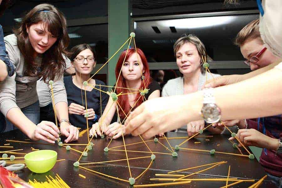 trò chơi team building ngoài trời