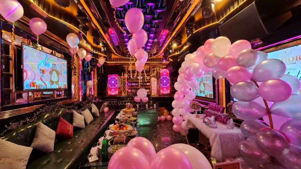 Tiệc sinh nhật âm nhạc hoặc karaoke